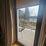 Perla A20 Nad Jeziorem Pluszne אולשטינק